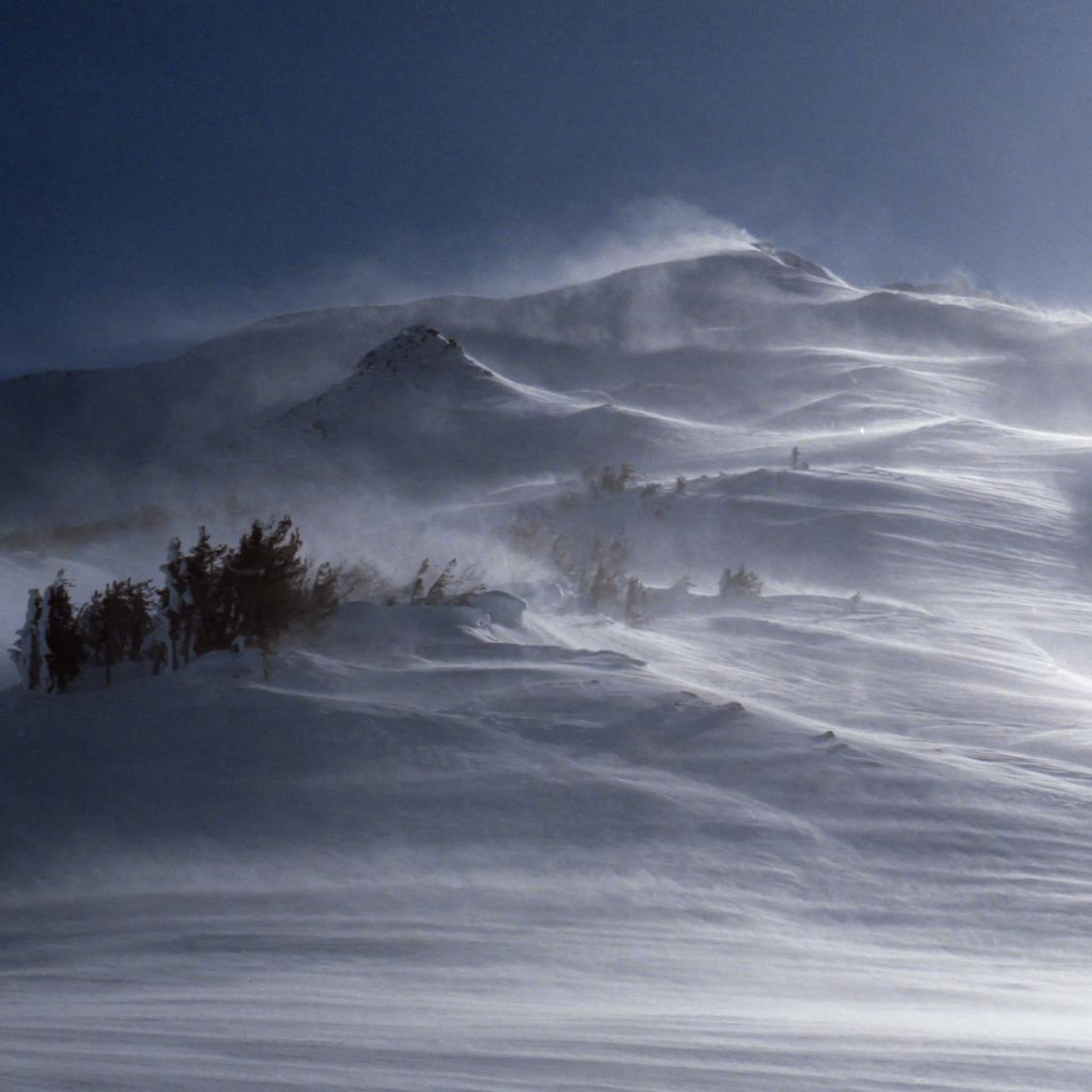 landscape photo of snow covered mountain